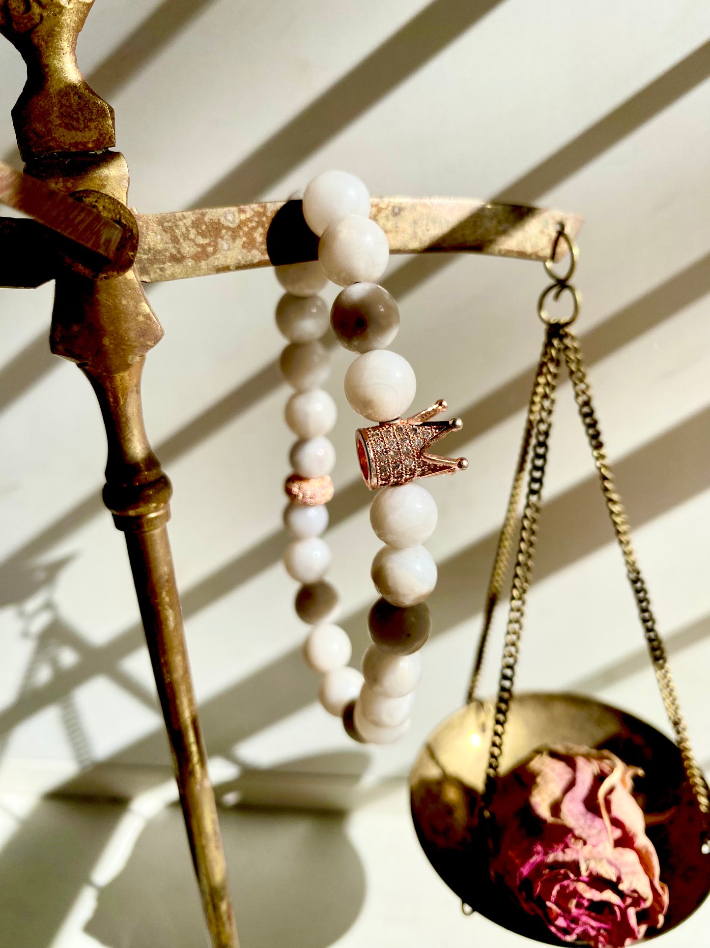 Rose Gold Crown with Howlite gemstones (copper deposit) male bracelet